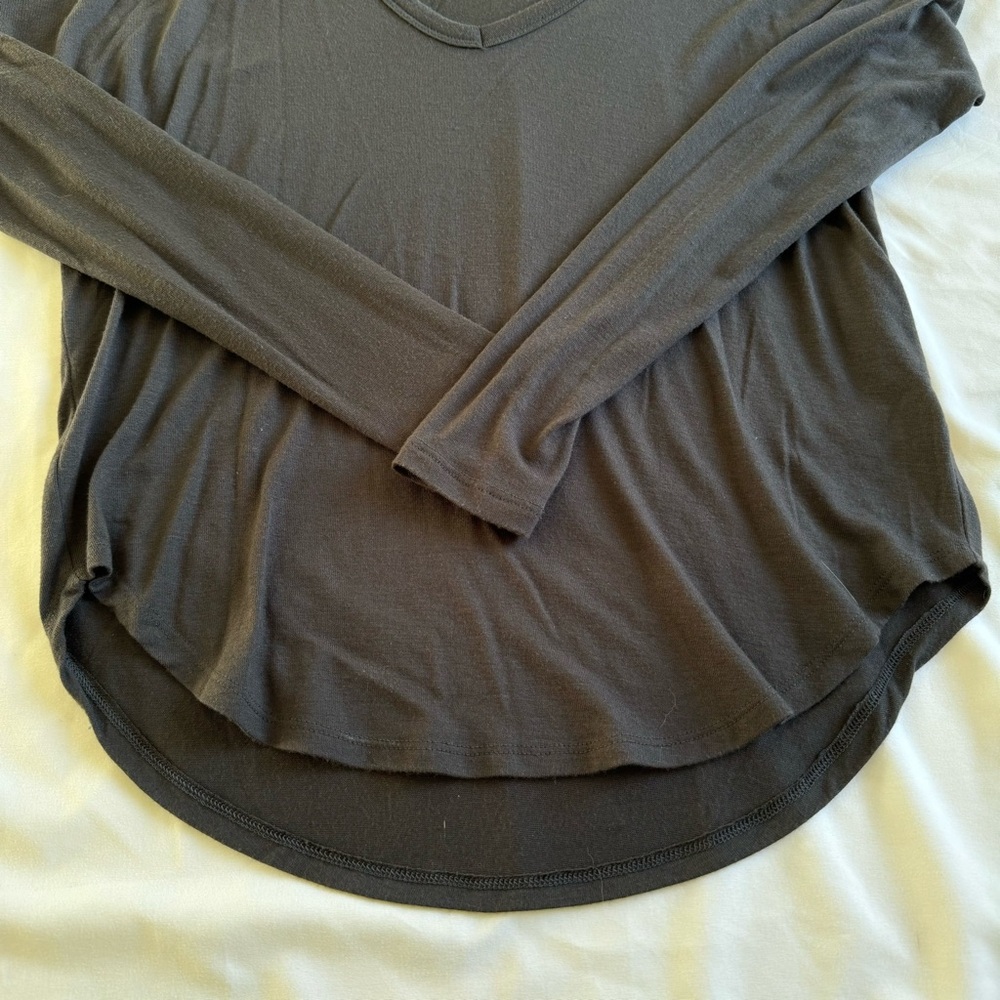 Express Cold Shoulder Top - Picture 3 of 3